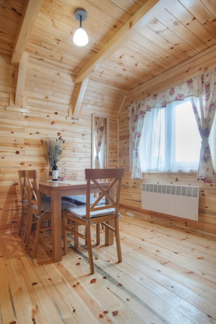 자블야크 Woodland 빌라 외부 사진